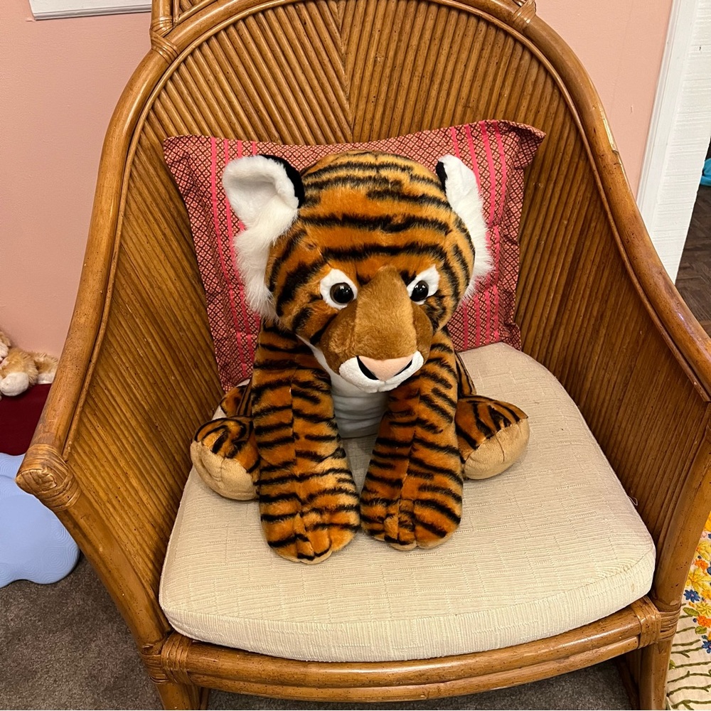 Aurora Destination World Bengal Tiger 2017 18” Large Plush Stuffed Animal